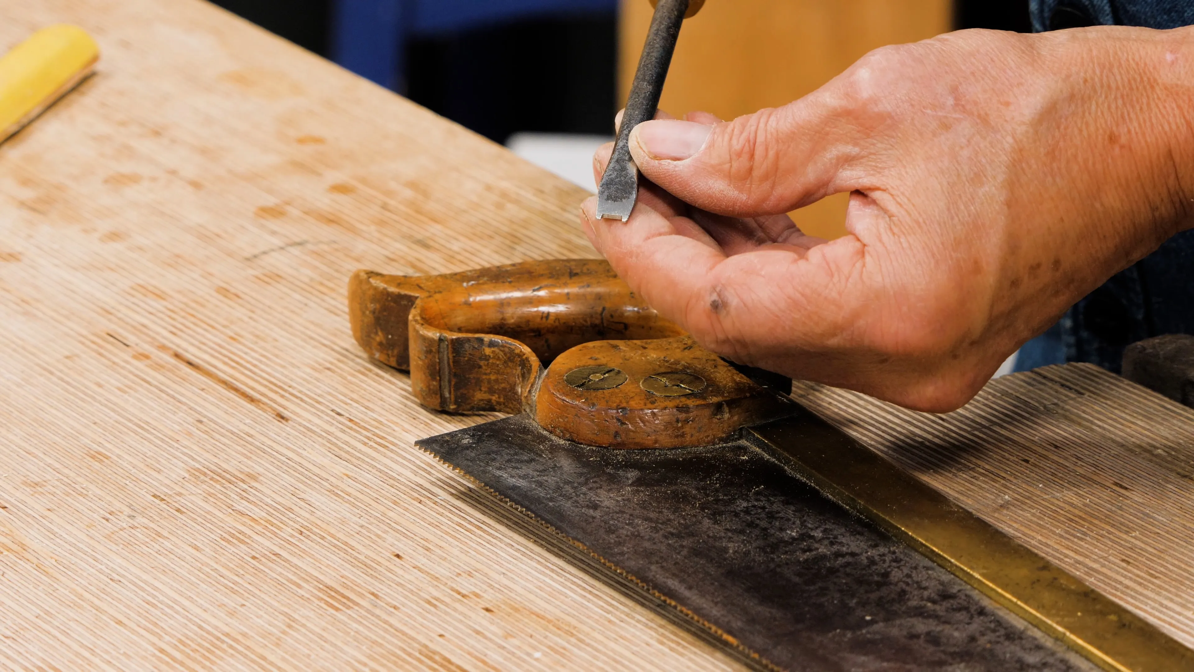 10 Quick Woodworking Tips (03).00_01_01_05.Still011