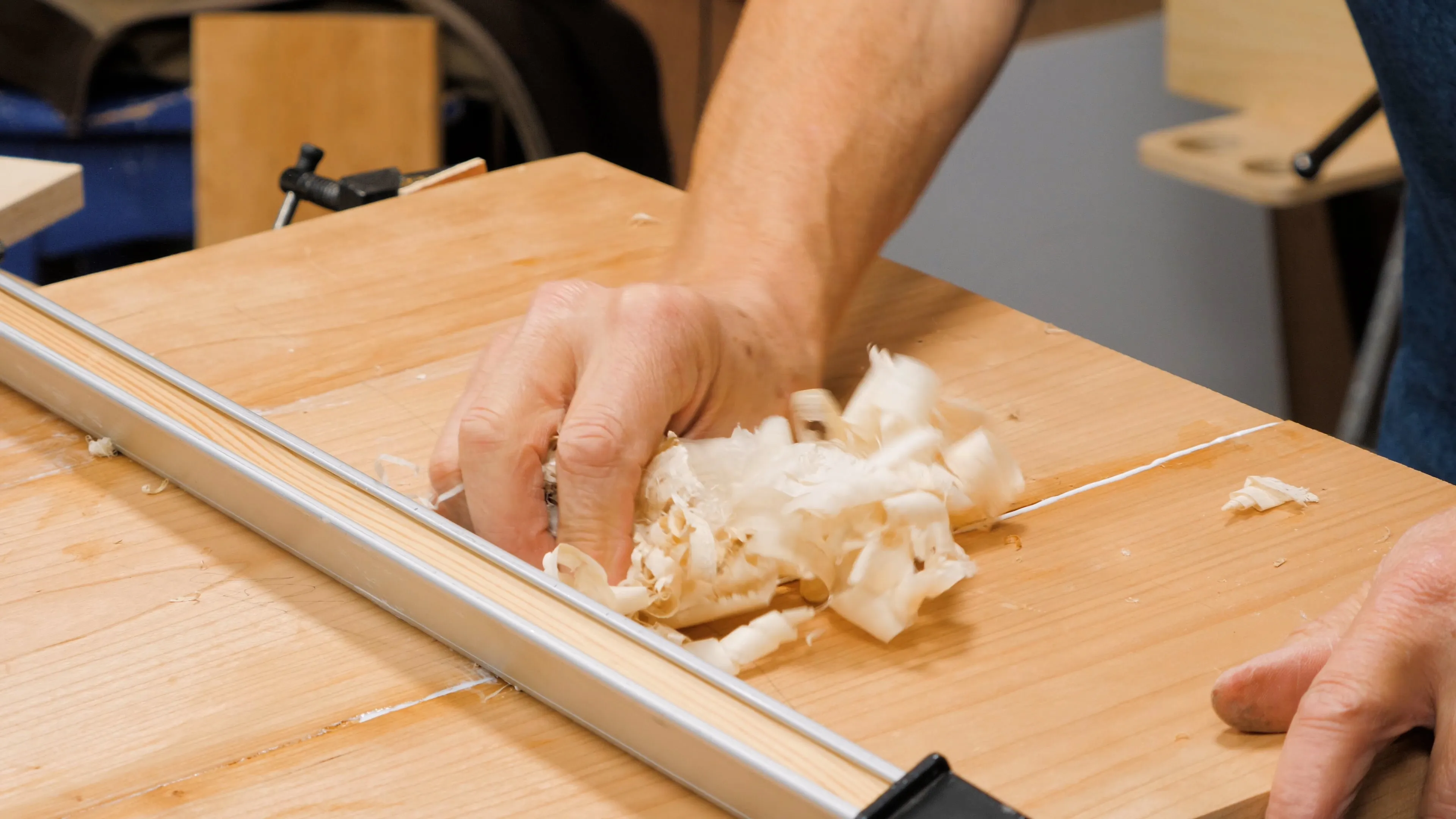 10 Quick Woodworking Tips (03).00_06_04_21.Still042