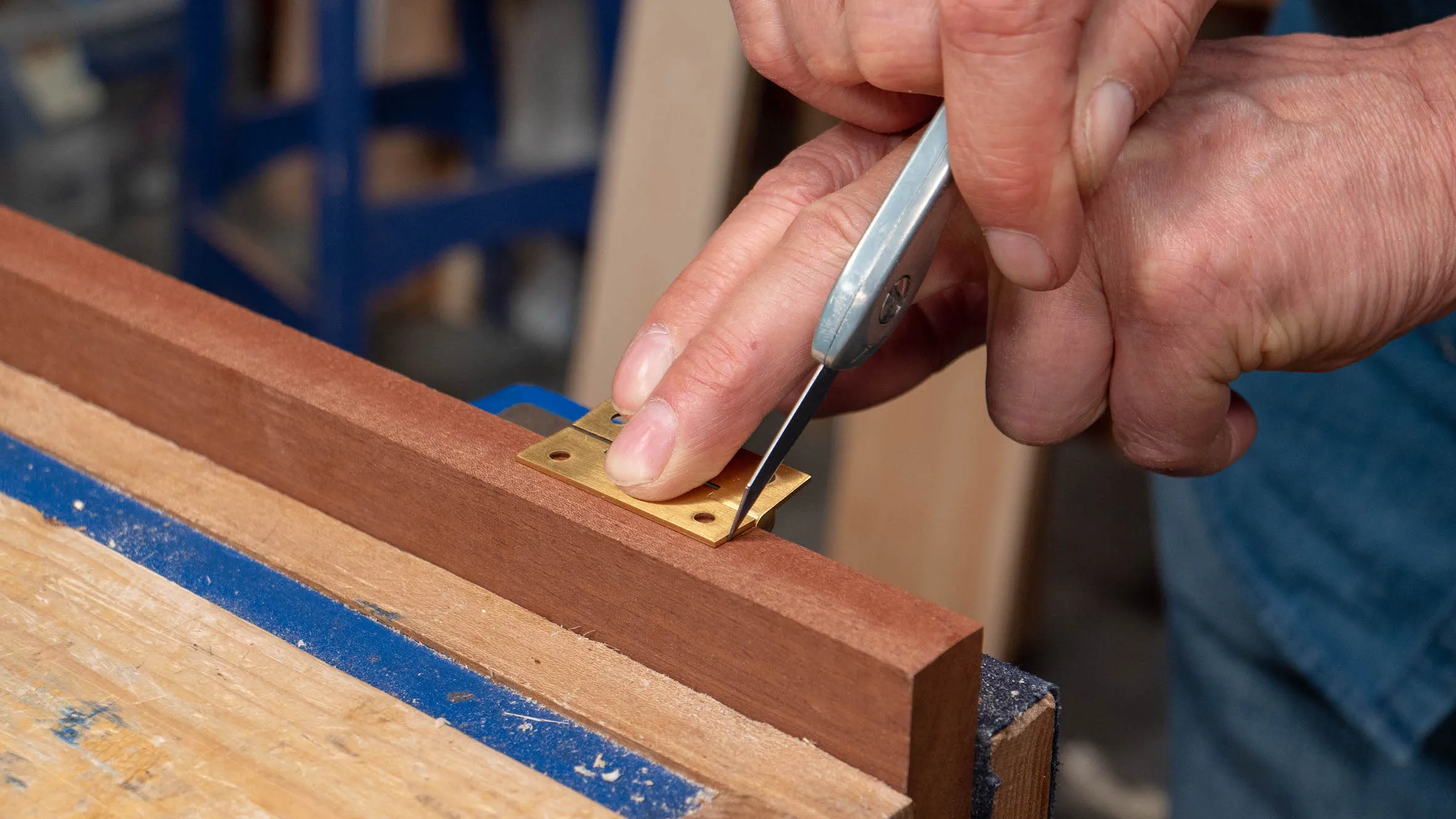 Mark both ends of the hinge