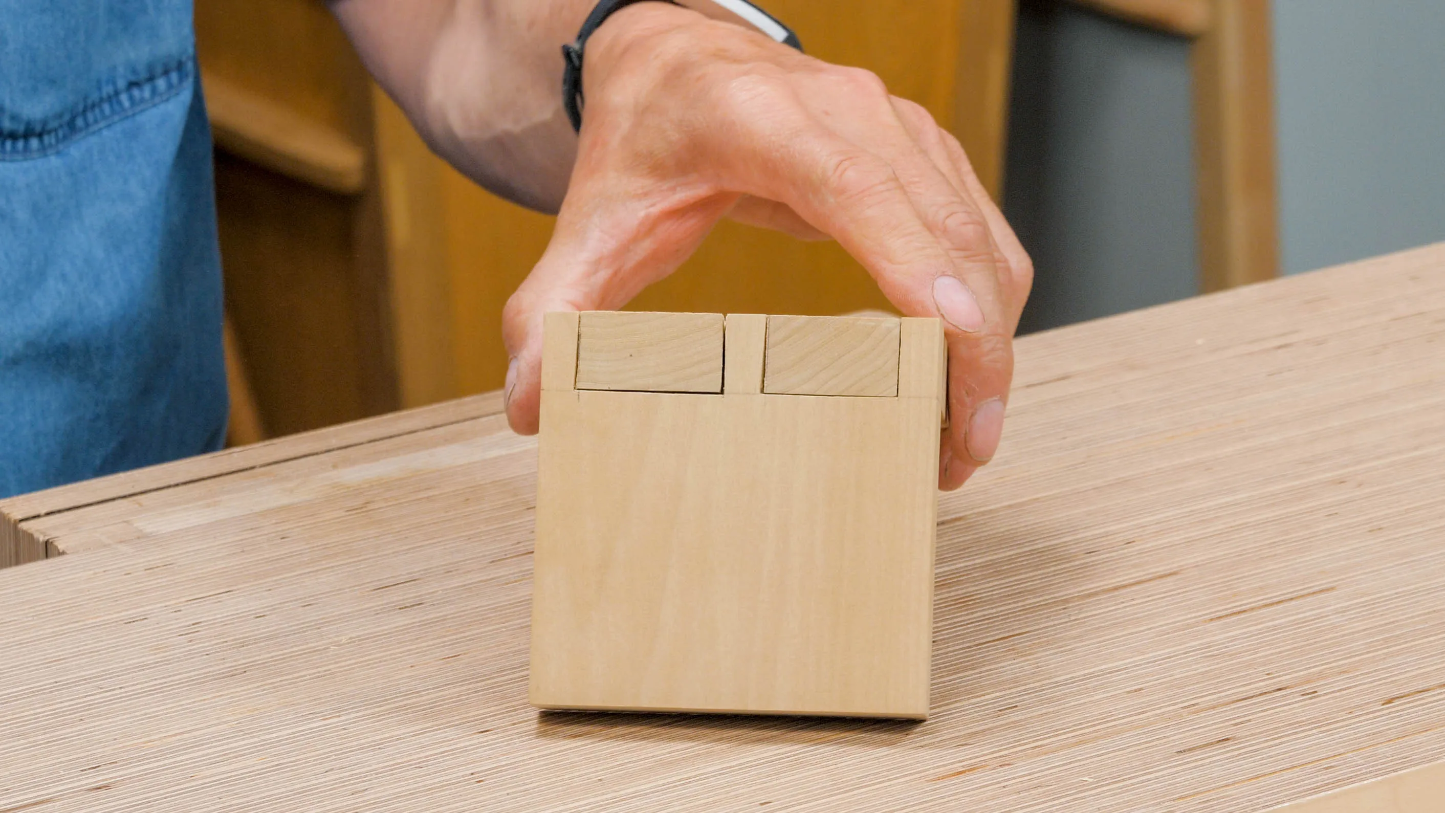 dovetail joint with gaps