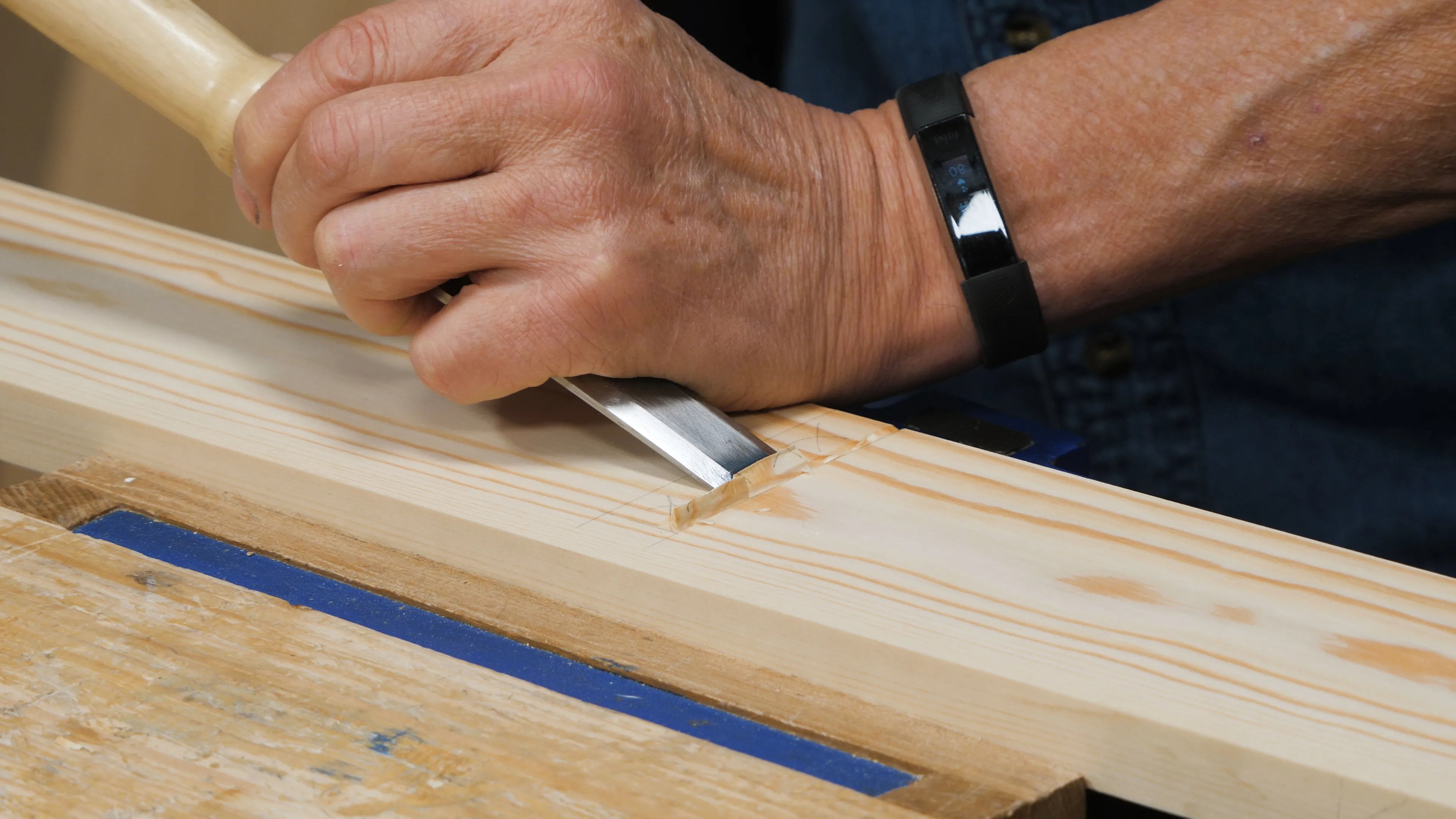 Pare into the knifewall again to remove the waste