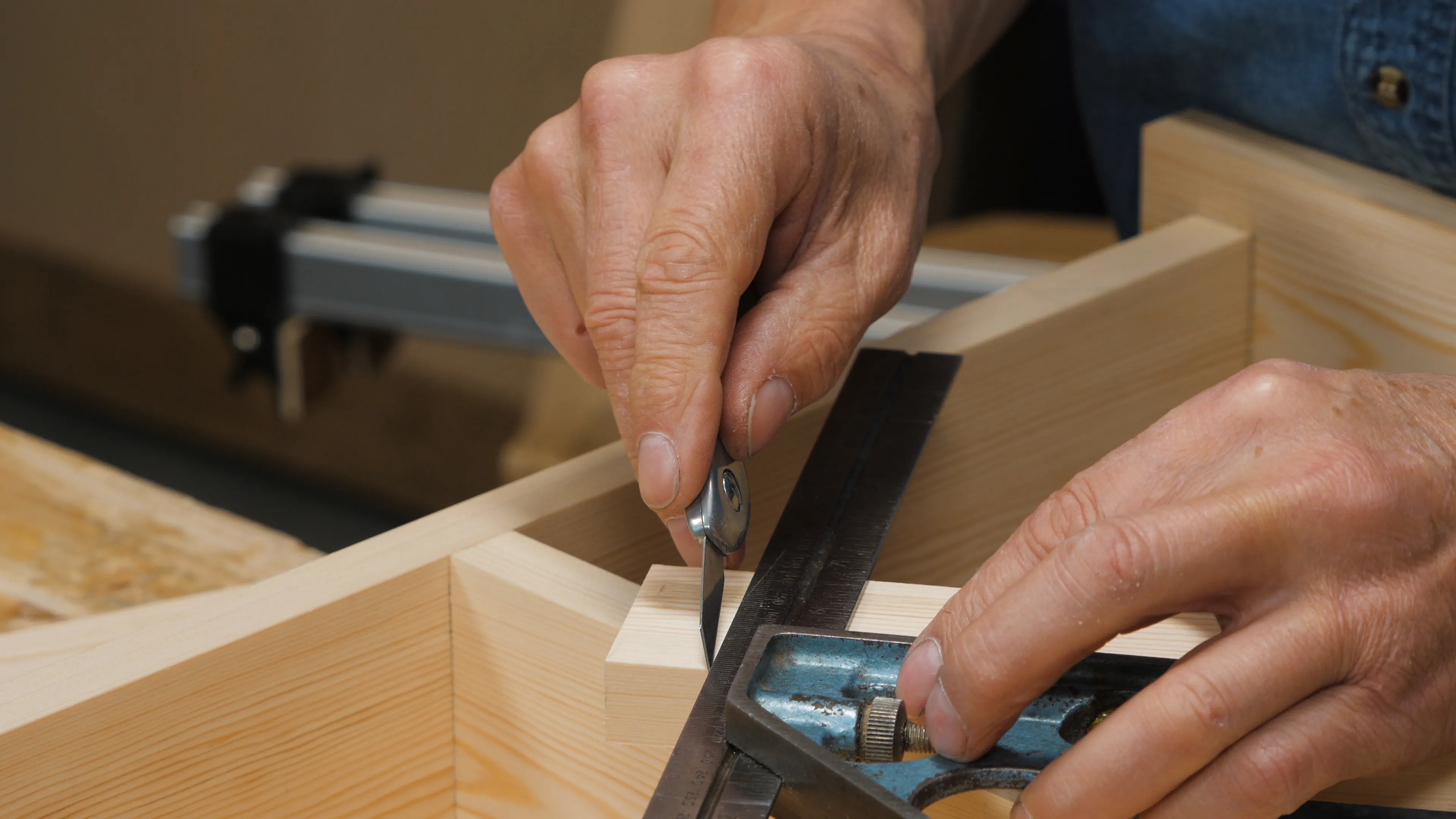 Square a knifewall all around and cross-cut to length