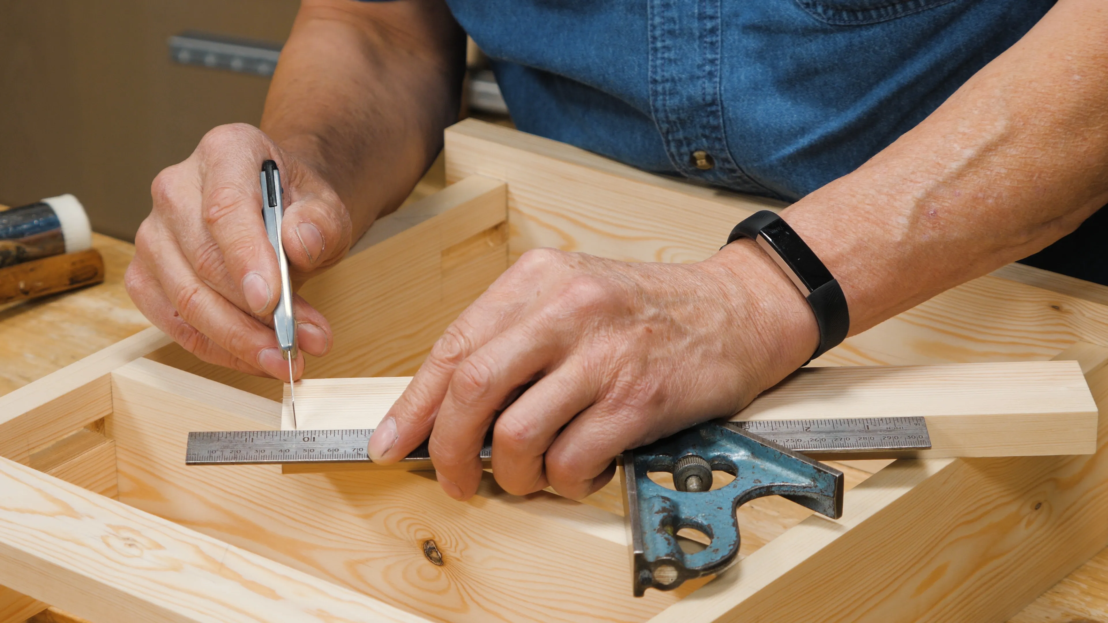 Make a nick 1/4" (6mm) from one end