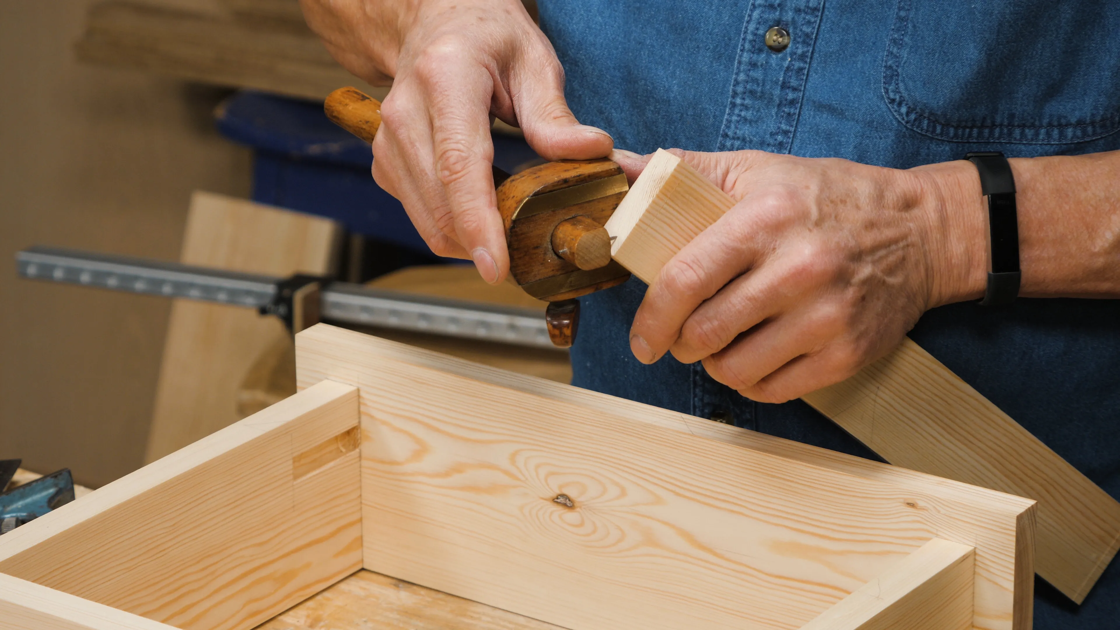 Create a clear gauge line across the end of your tenon piece