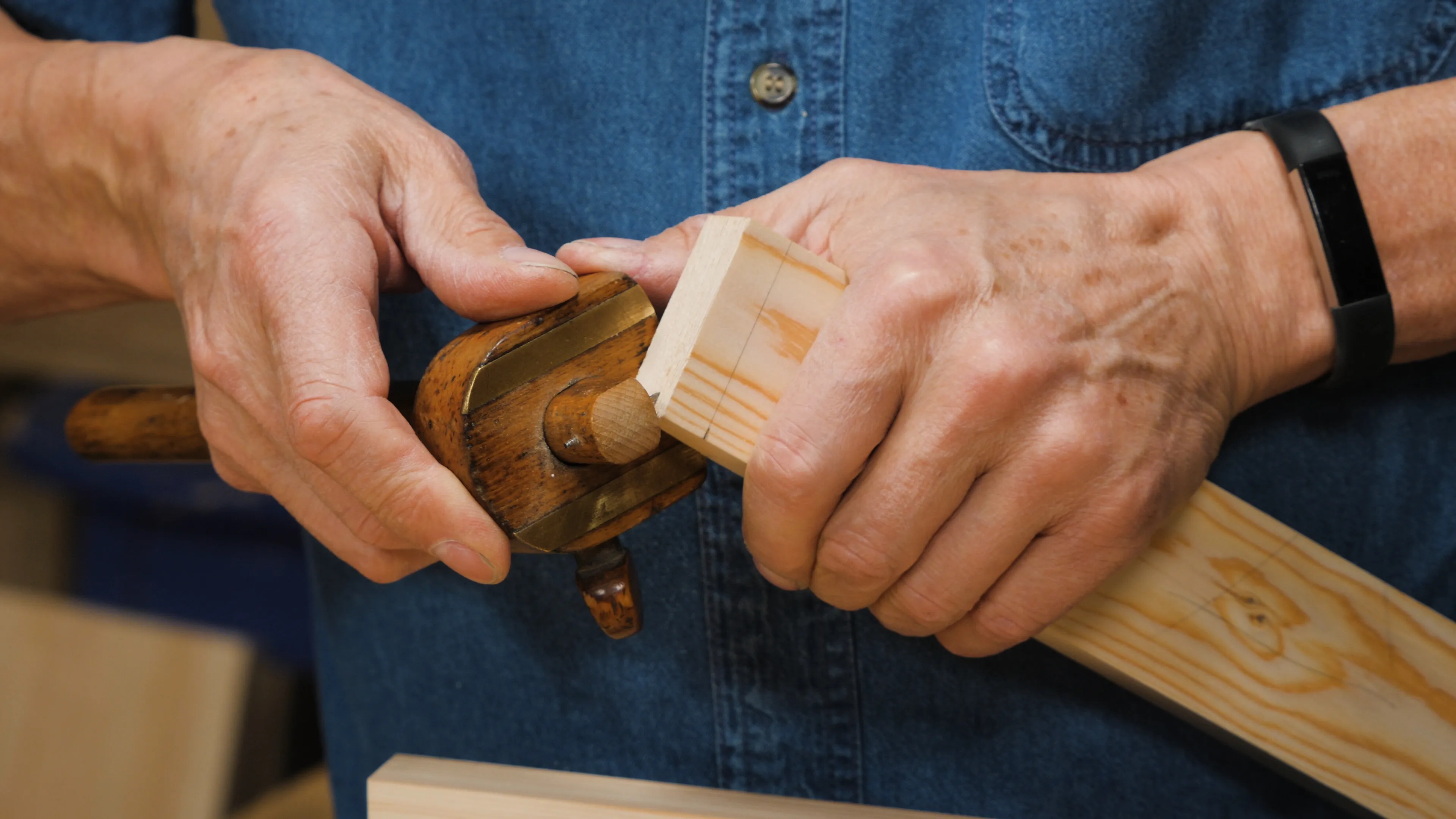 Mark the thickness of your tenons with the gauge set as before