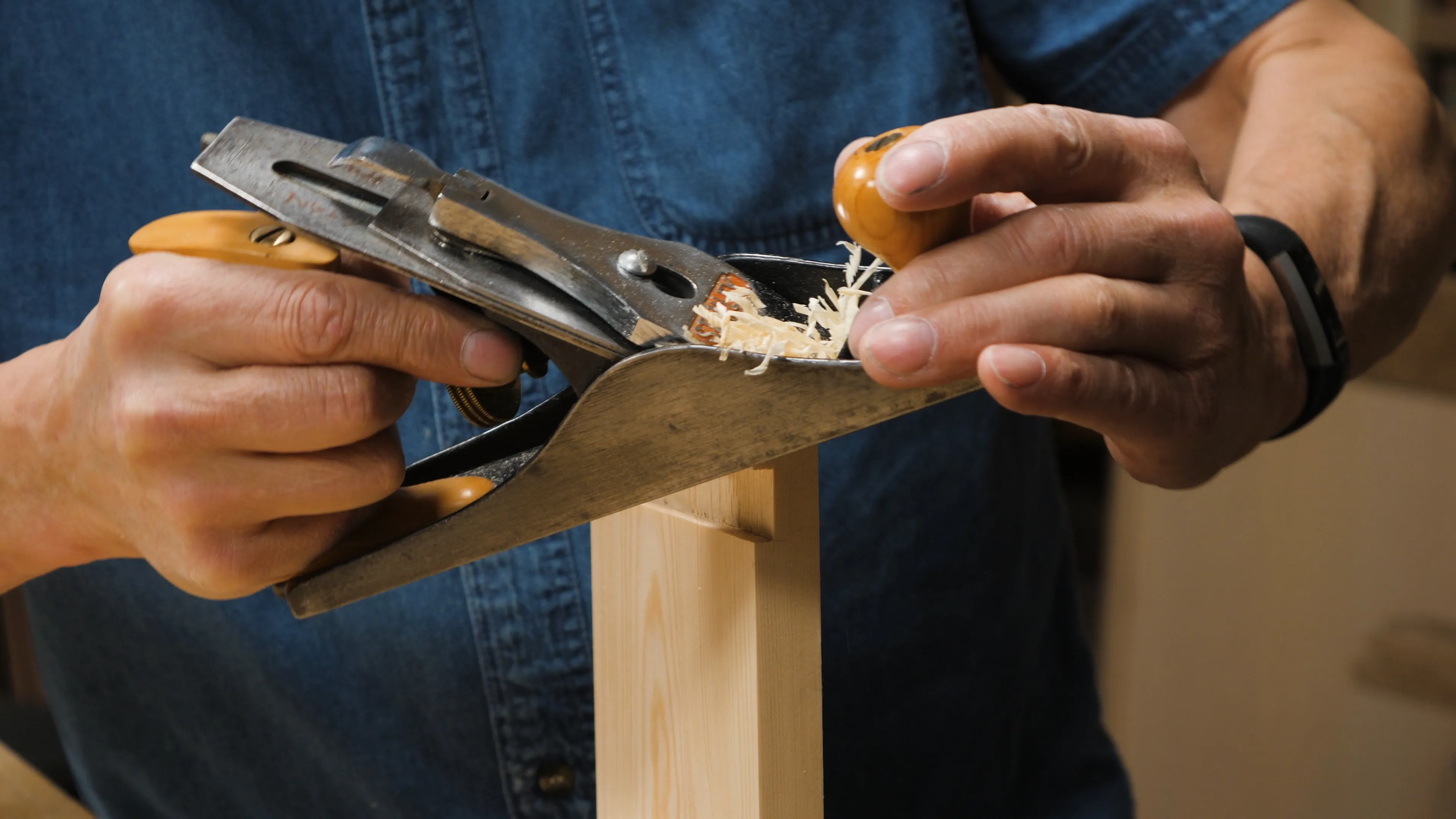 Start with the ends of the top and bottom pieces