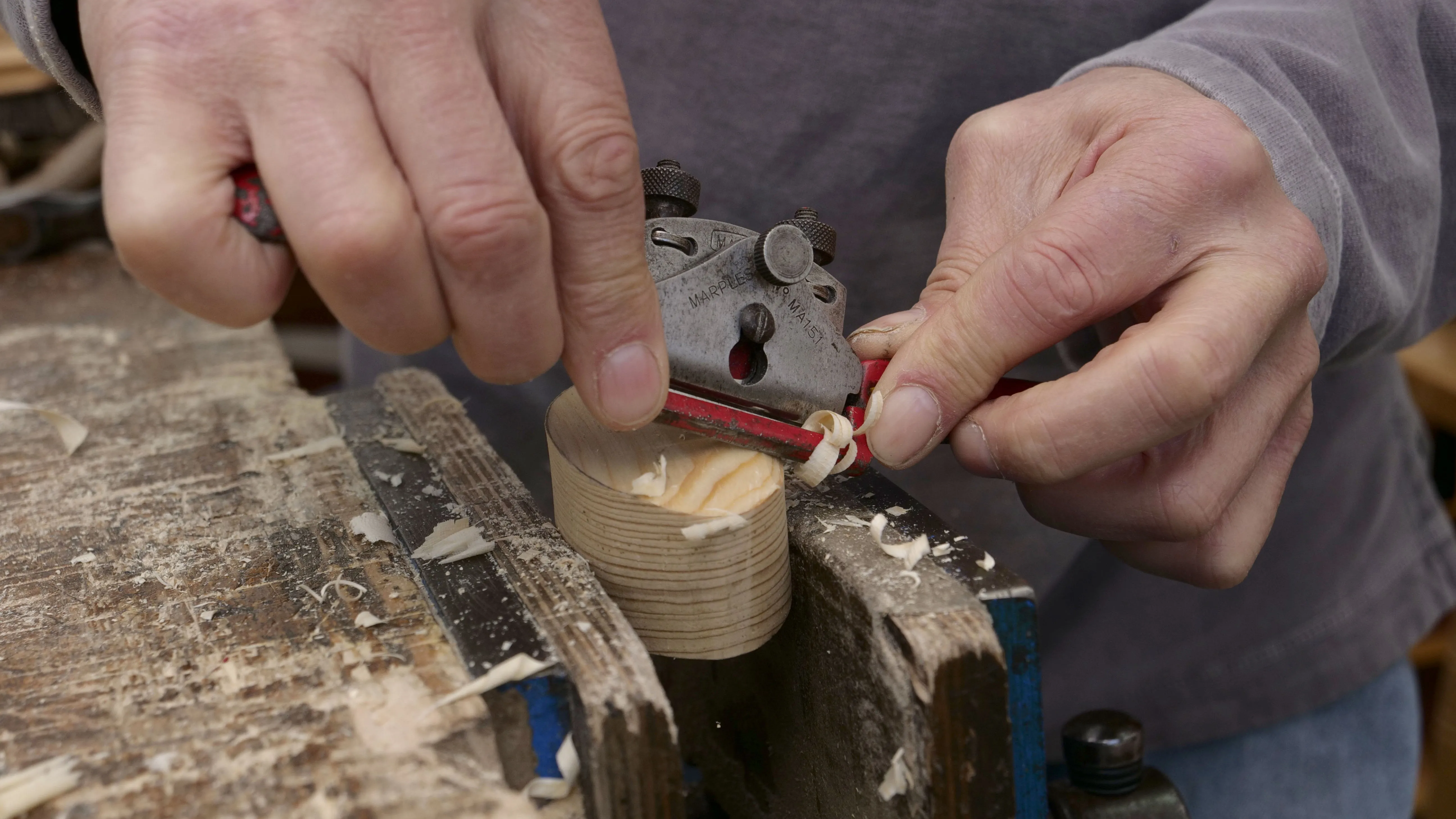 The spokeshave can be easily manoeuvred making it great for complex shapes