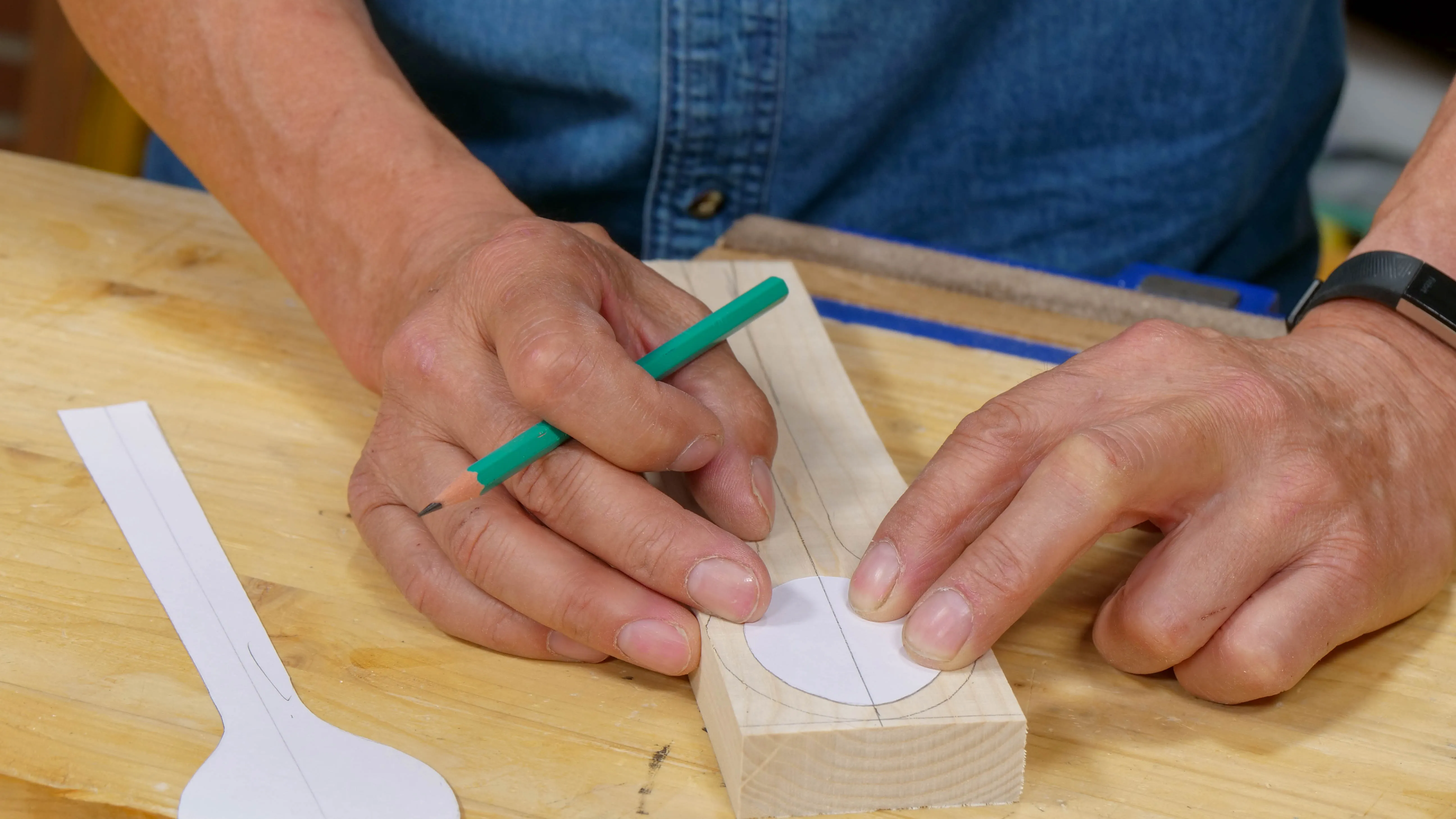 Place the template for the elliptical bowl centred in the in the head of the spoon profile