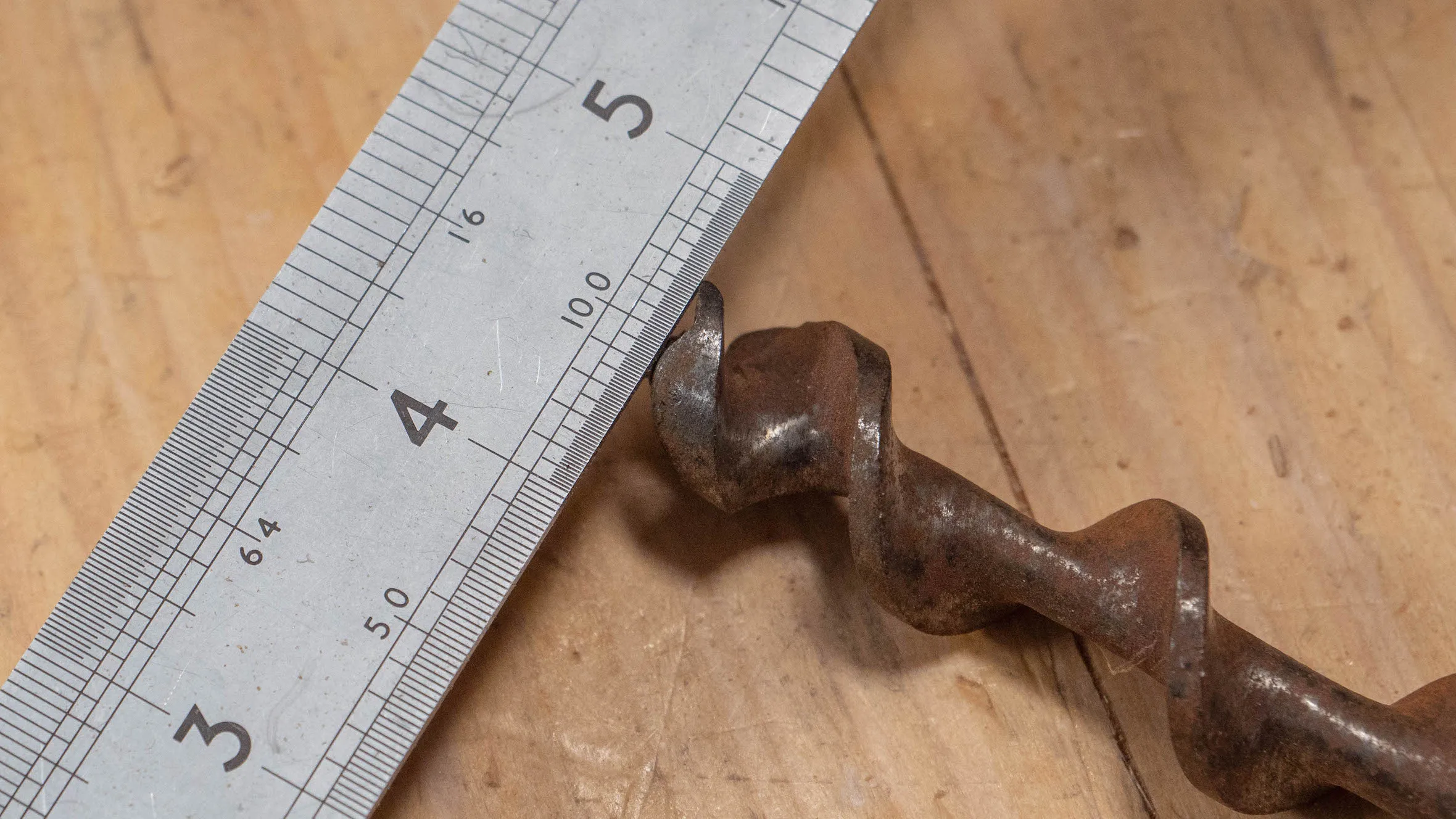 Spur lower than cutting edge