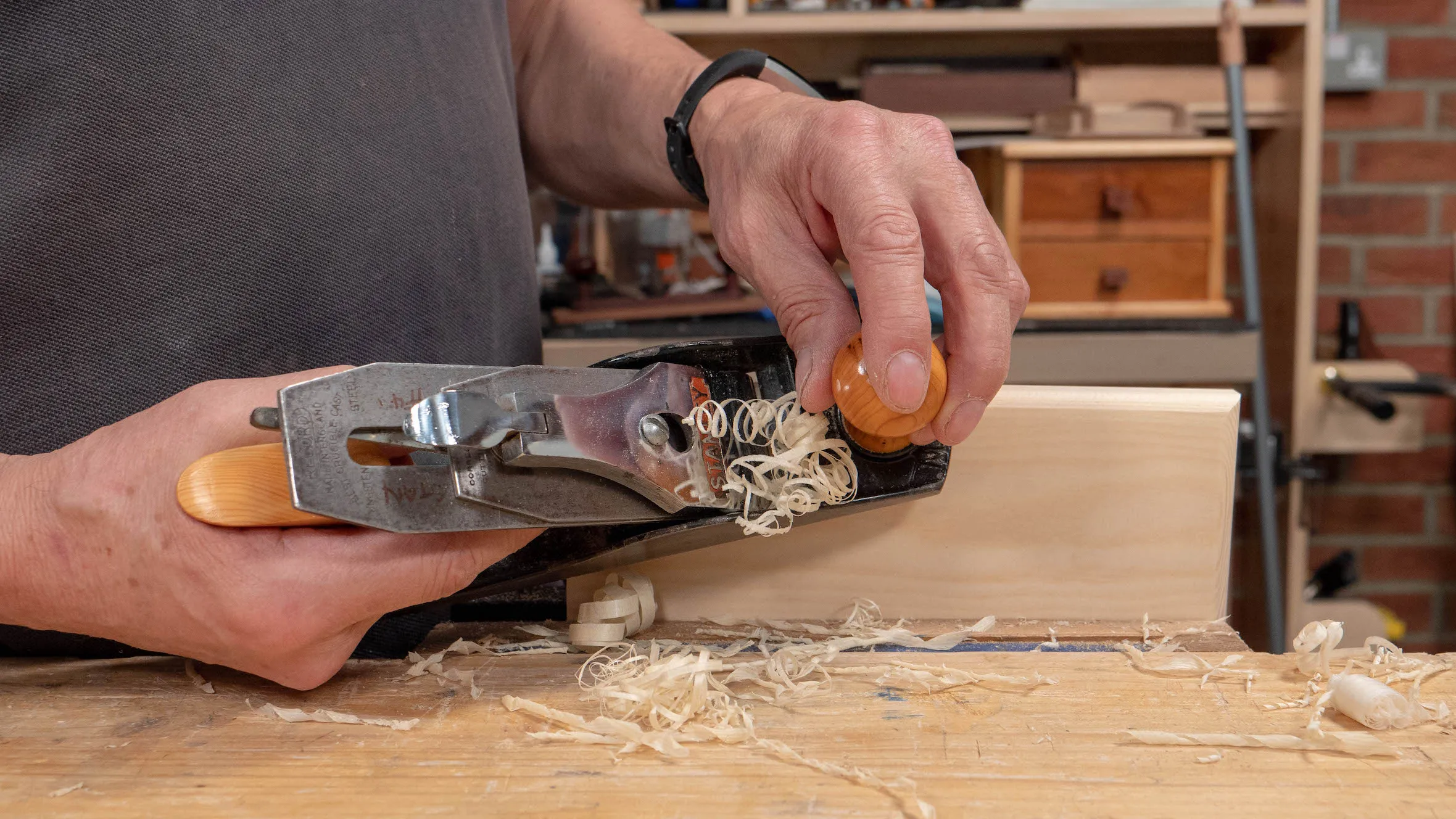 Lower the plane to create a smooth roundover