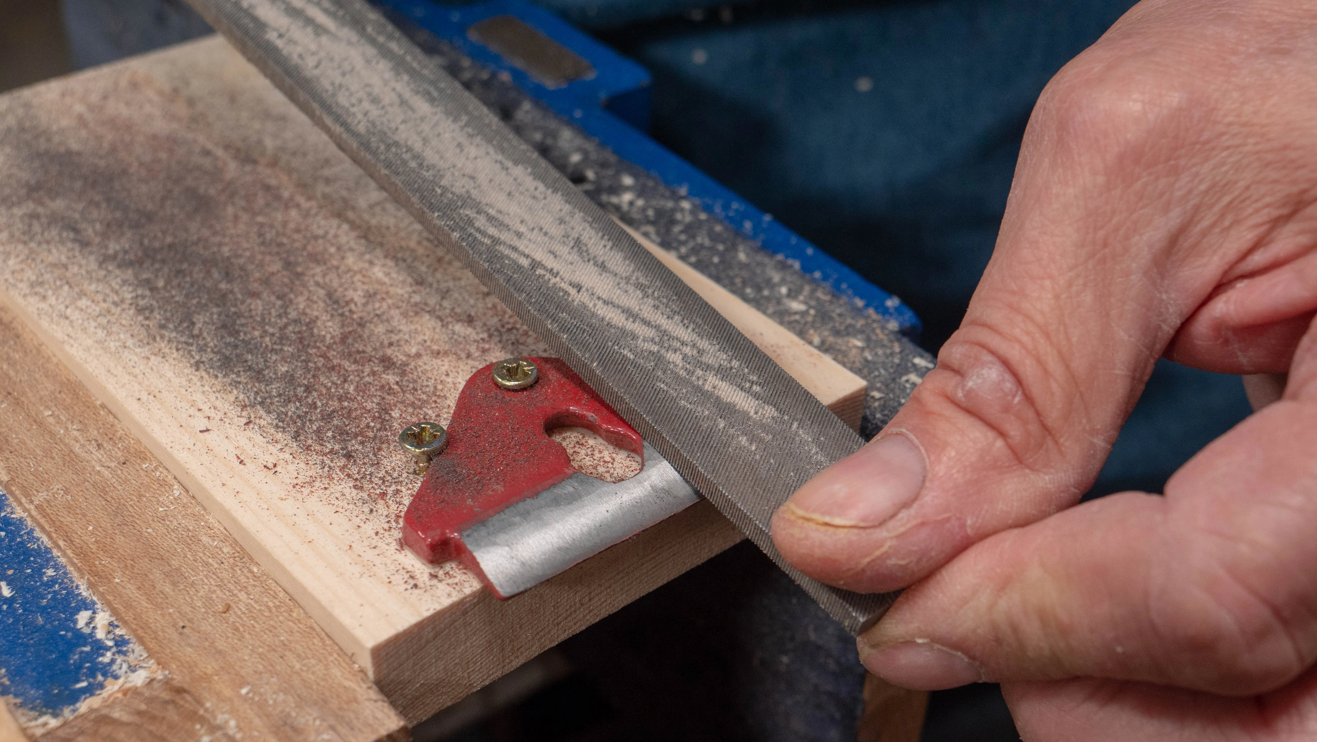 Continue until you get an even silver band across the edge of the cap iron