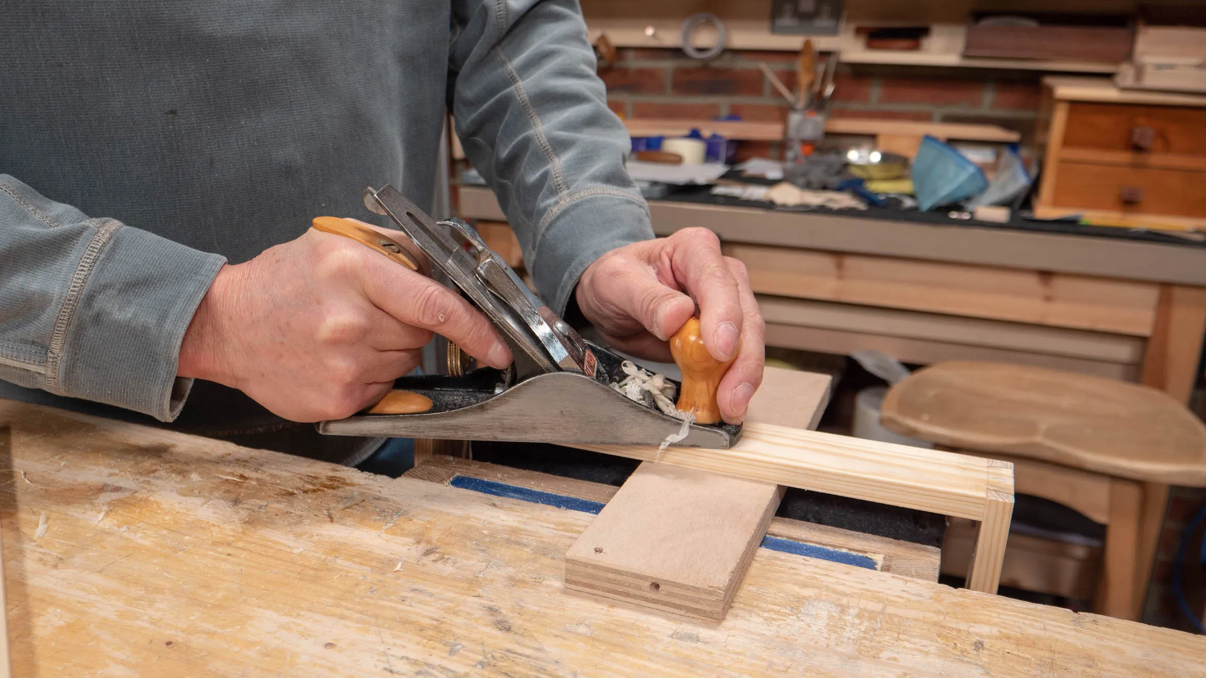 The board stops the side piece from sagging