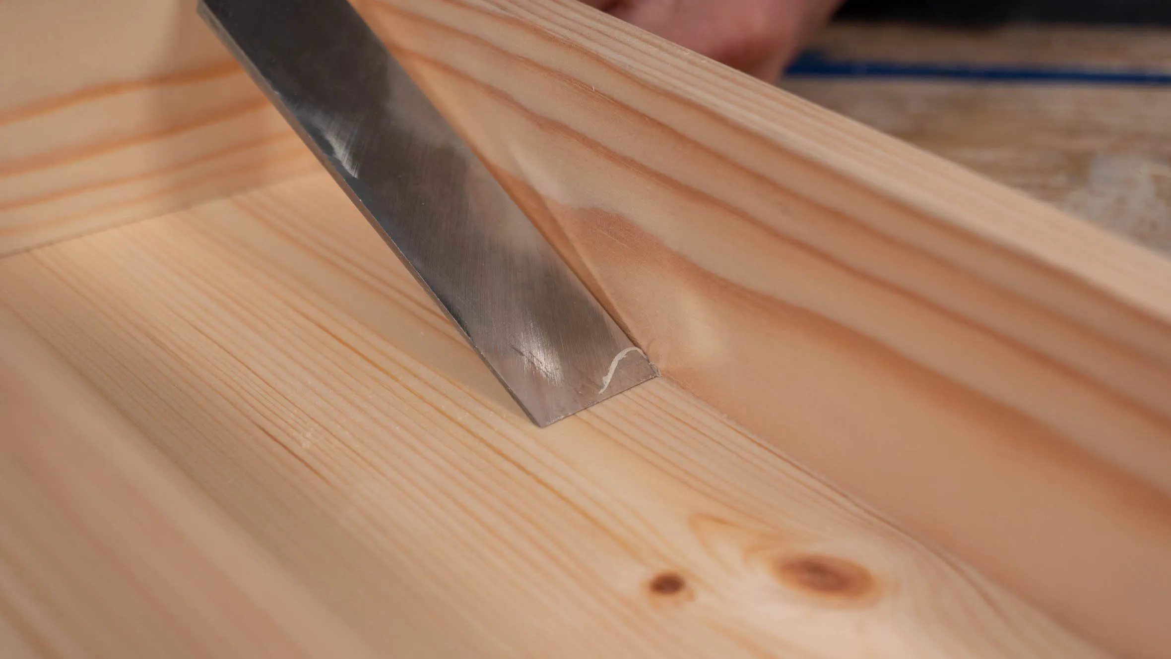Your chisel should be newly sharpened