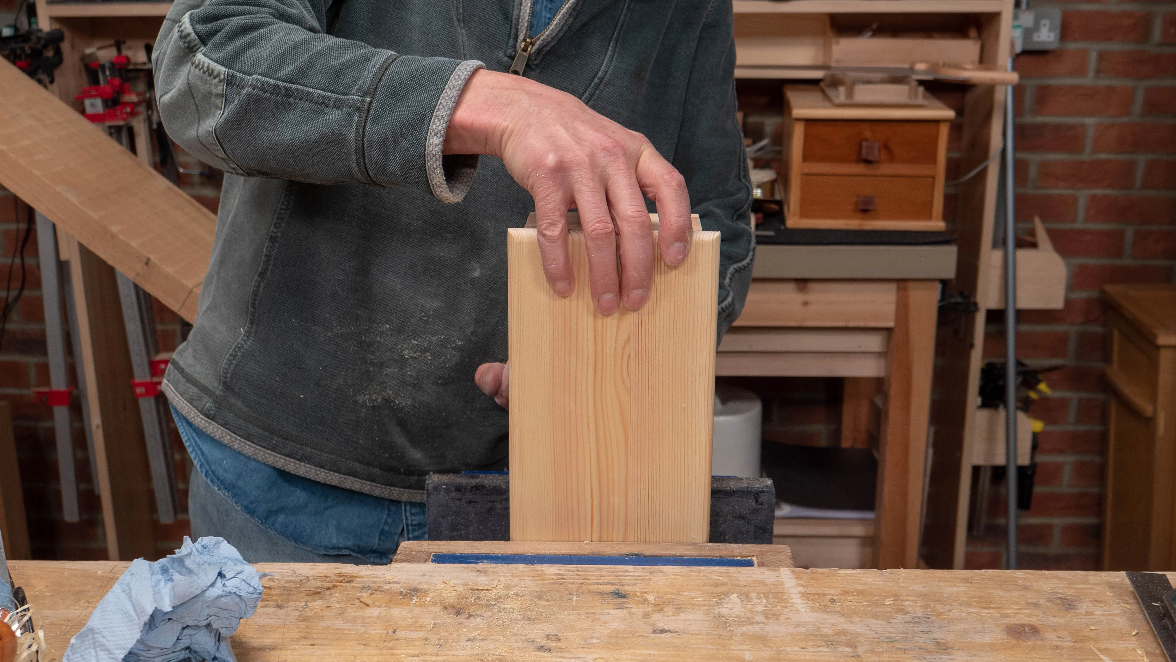 Be aware that the box and base may slip when applying pressure