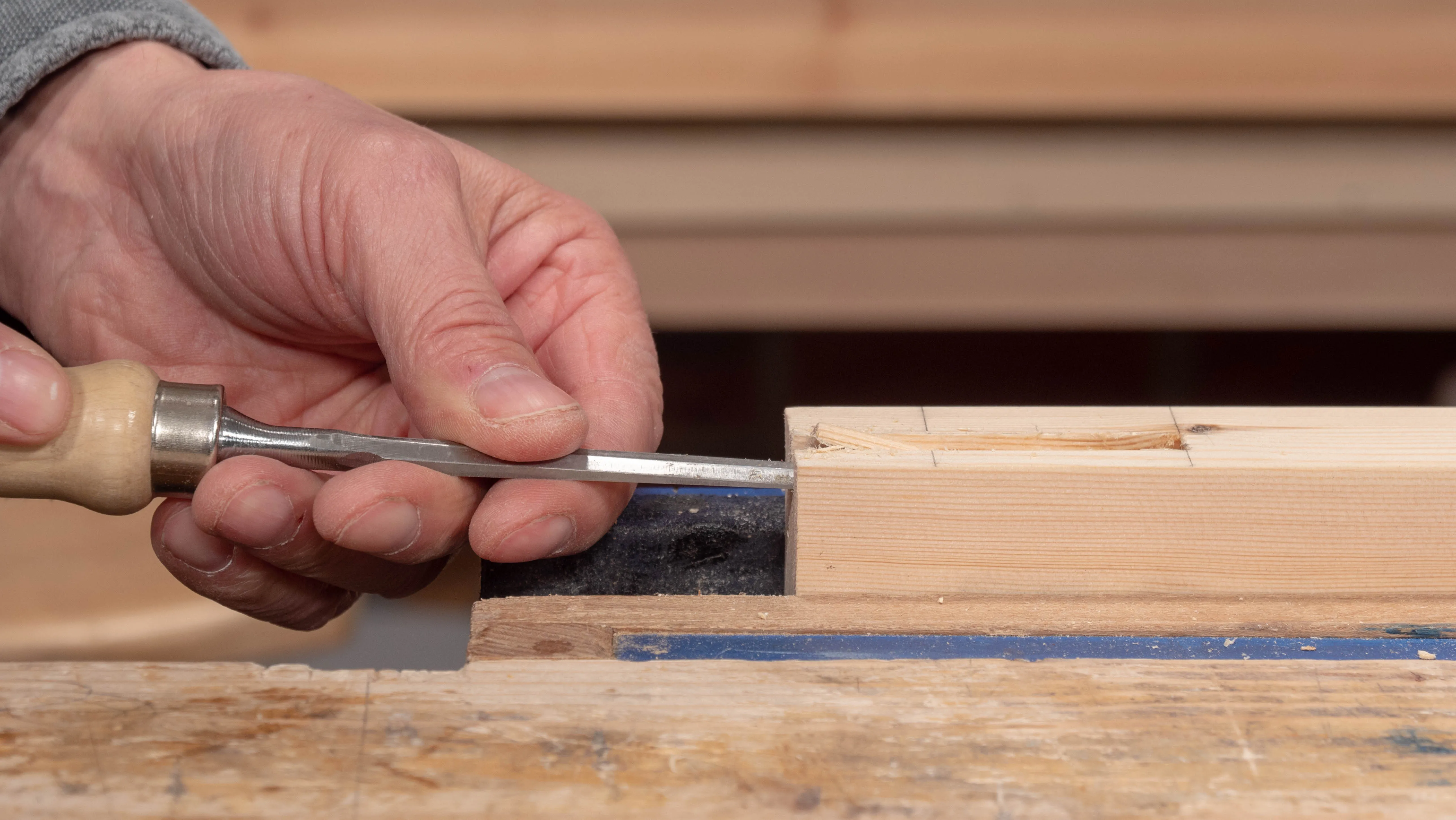 Ensure the bottom of the haunch is even