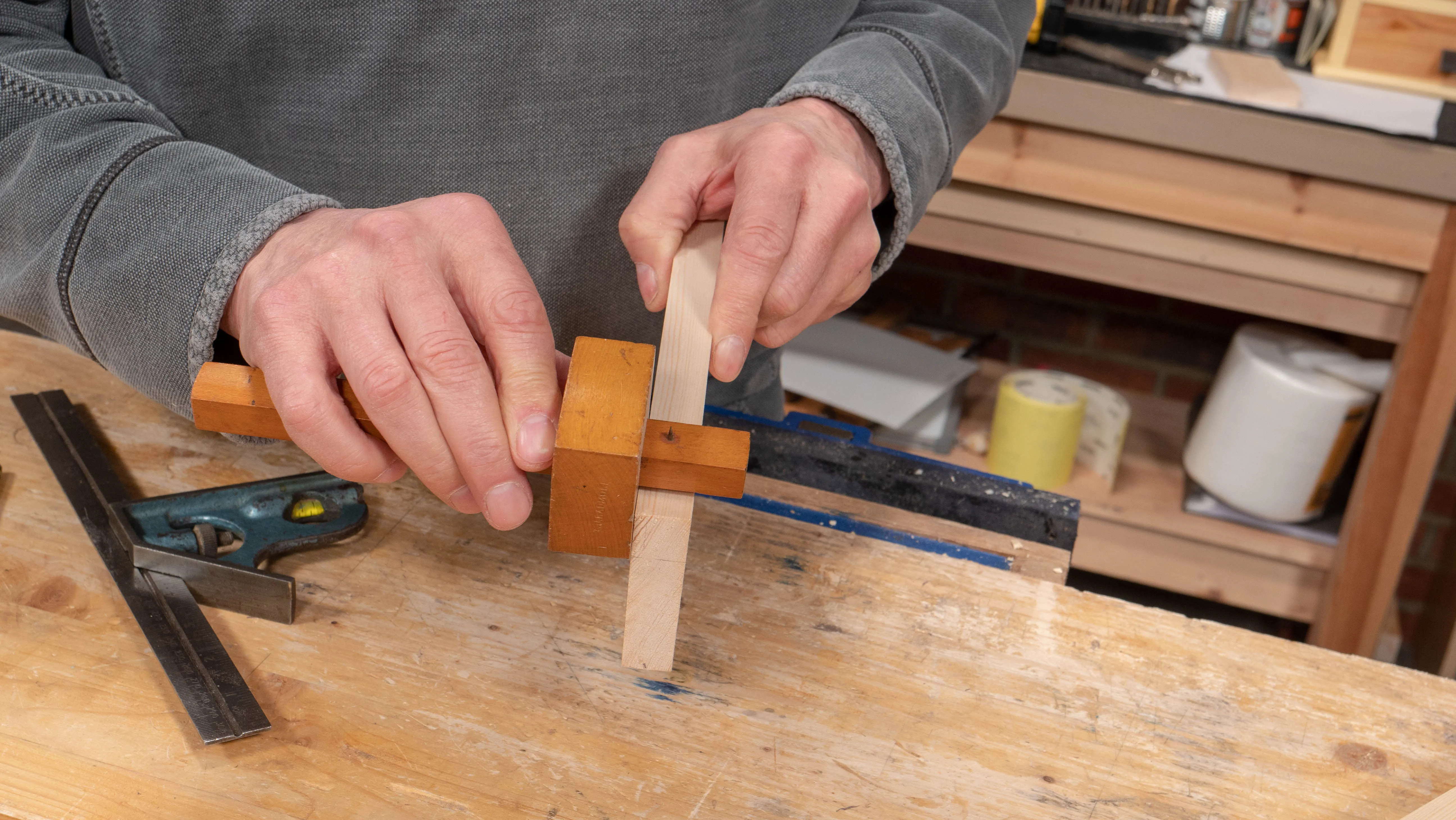 Centre your pins on the tenon piece and run the gauge lines