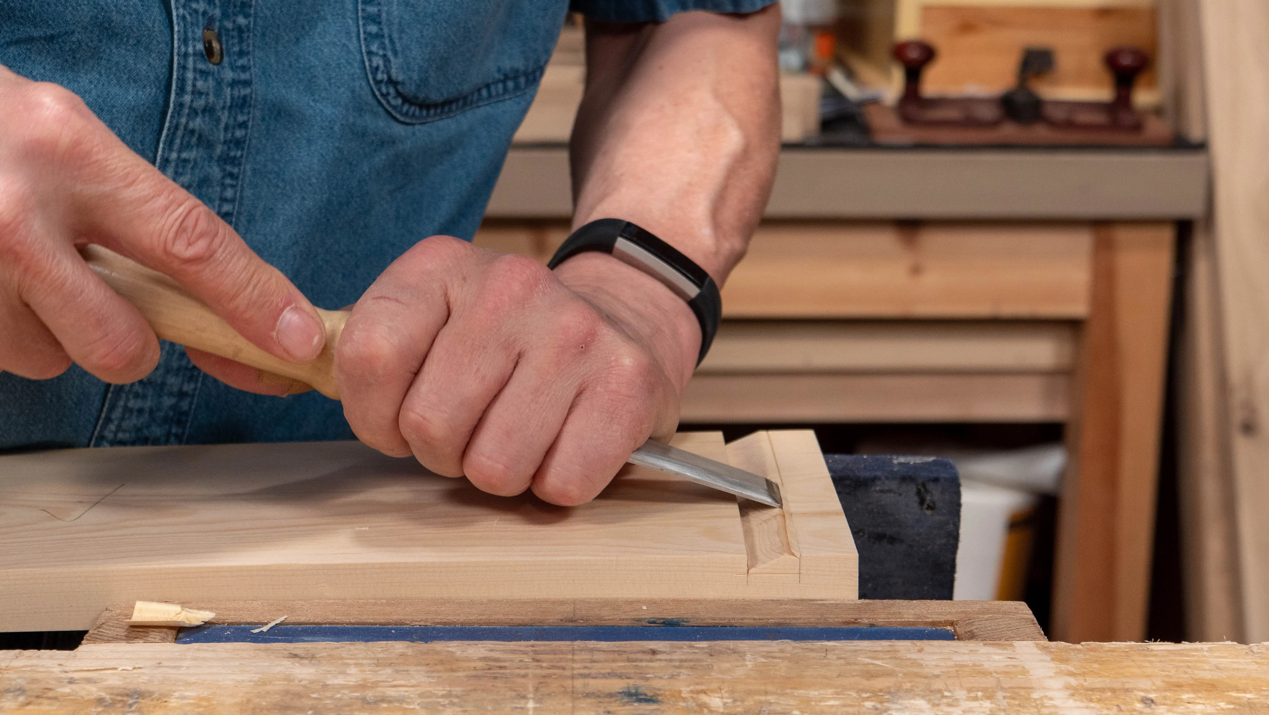 Pare into the bottom of the cut just like the first wall