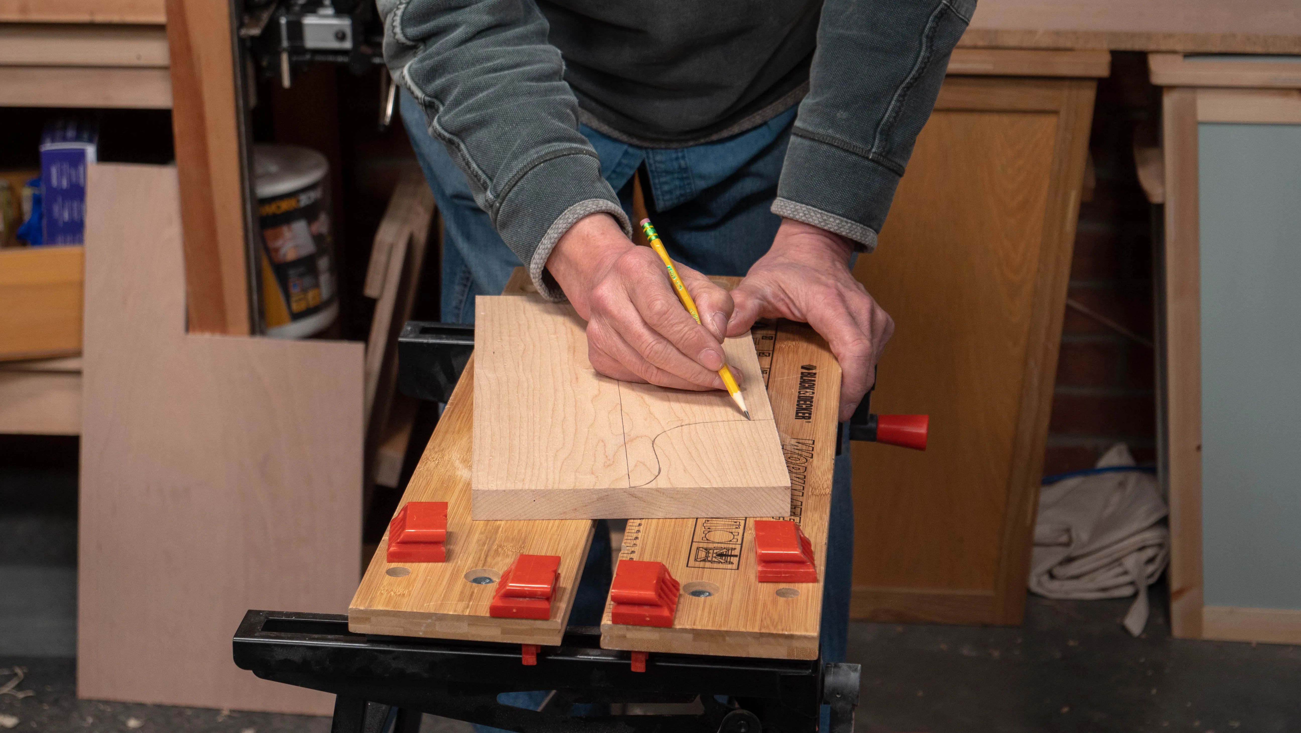 Carry the line from handle to the outside edge to create the 'shoulder'