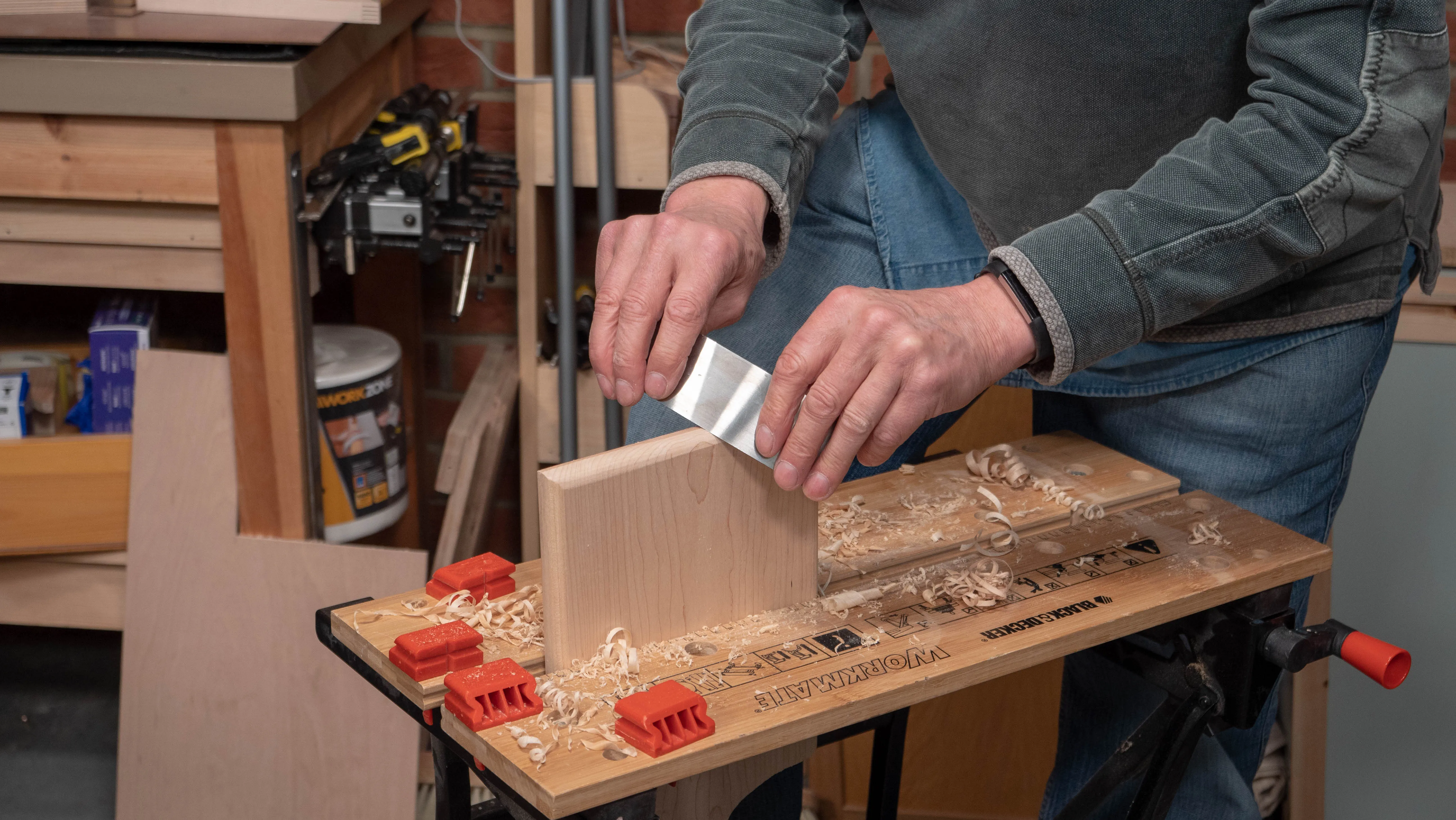 Make sure your scraper is sharp before scraping the end of the chopping board