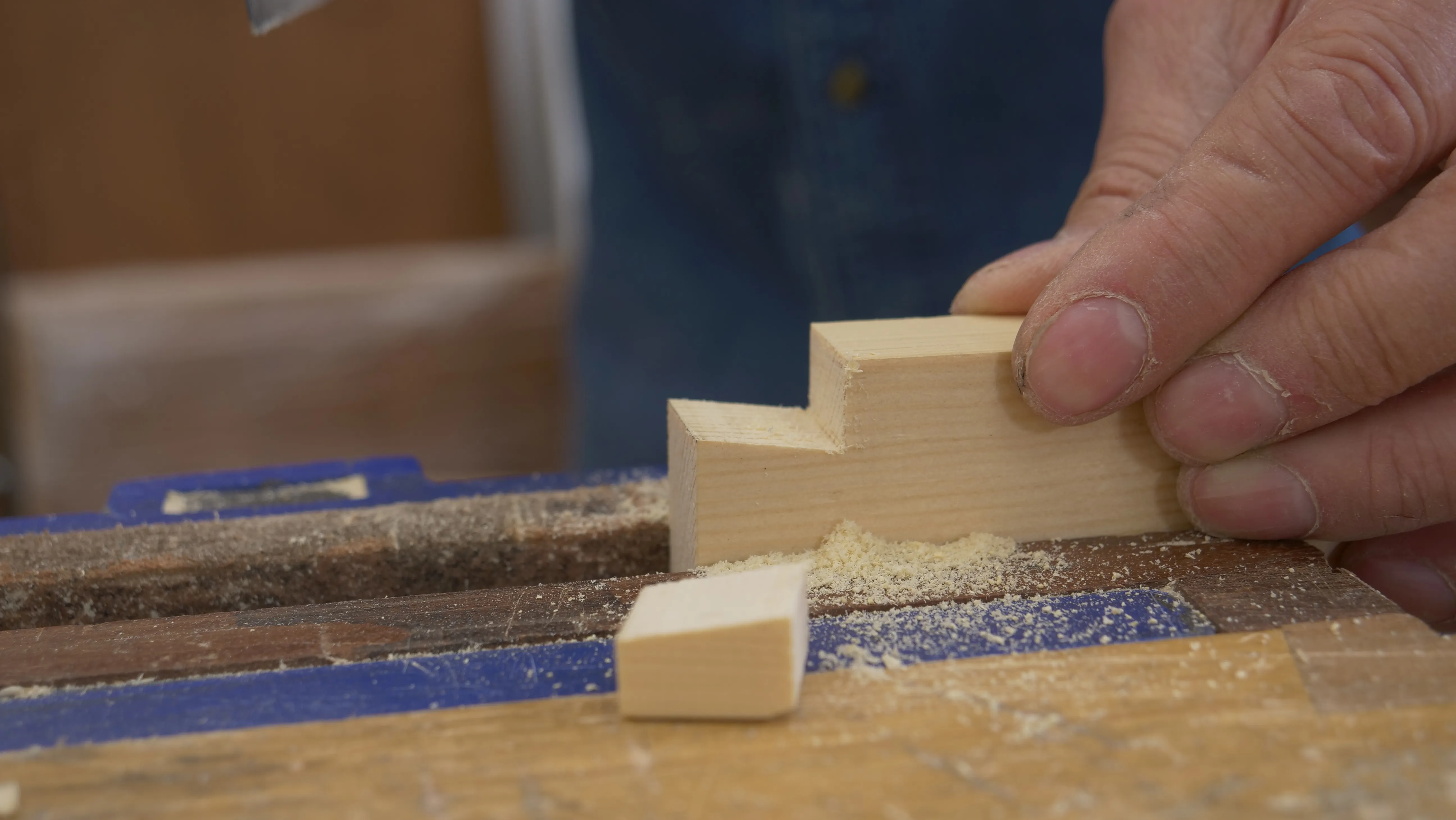 Continue sawing to remove the waste