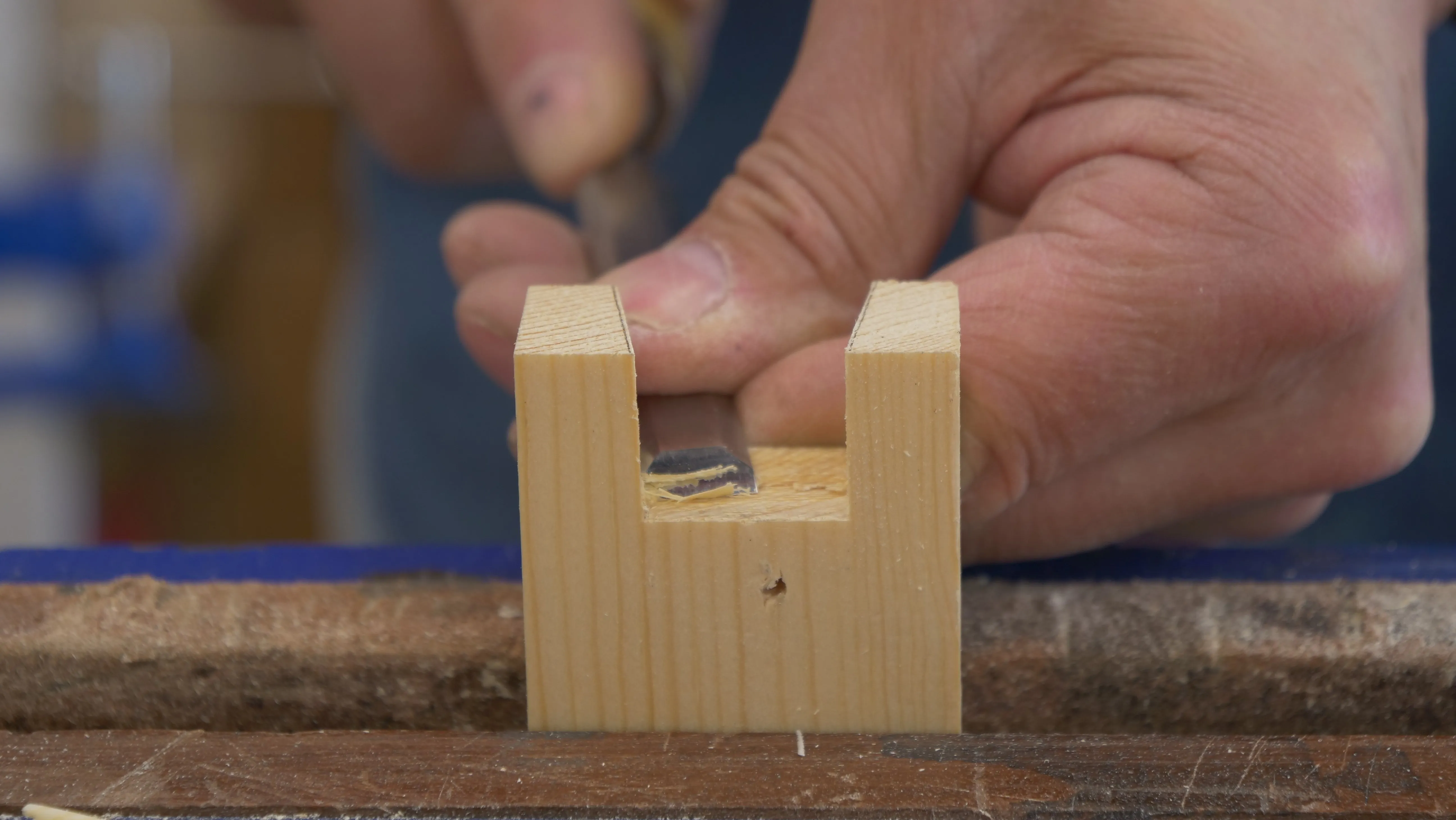 Clean the shoulder by paring carefully from both sides. Avoid undercutting.